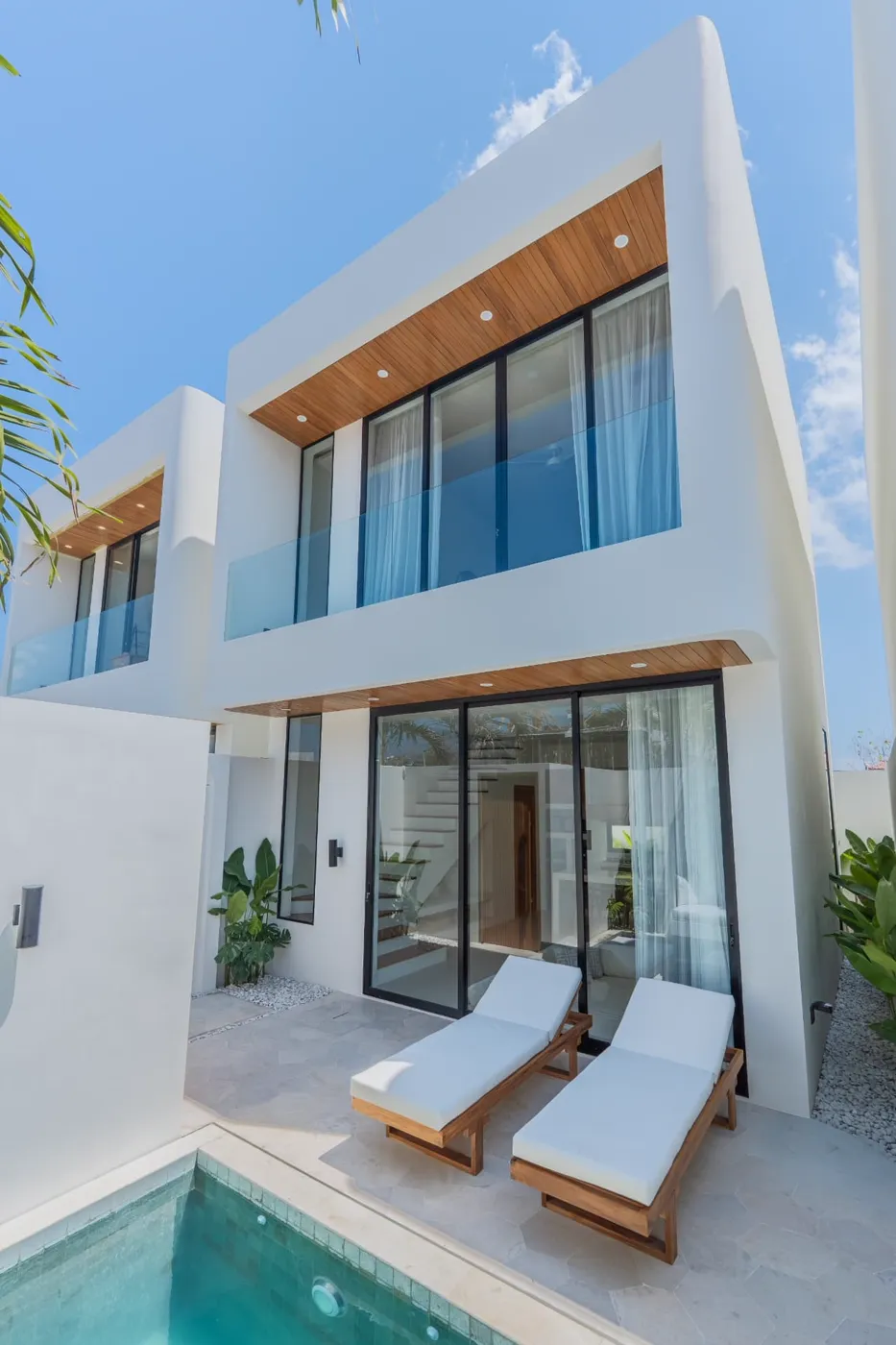 Private poolside daybeds